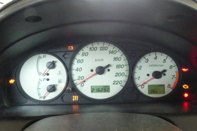 Щиток приладів Mazda Premacy