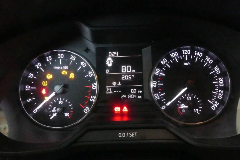 Щиток приладів Skoda Octavia 3 5E0920731