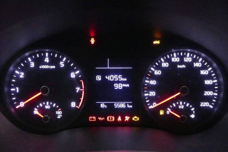 Щиток приладів Kia Stonic 94003-H8300