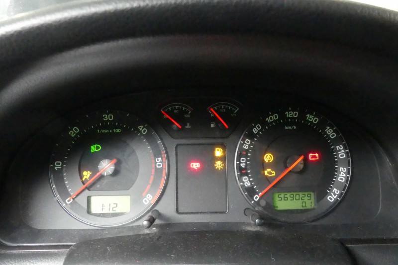 Щиток приладів Skoda Superb 1 3U0920811A