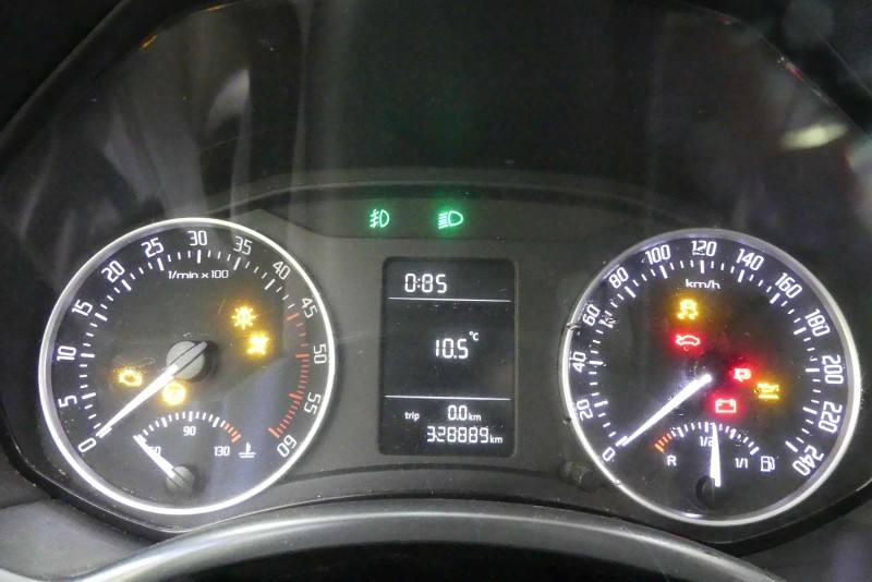 Щиток приладів Skoda Octavia 2 1Z0920803G