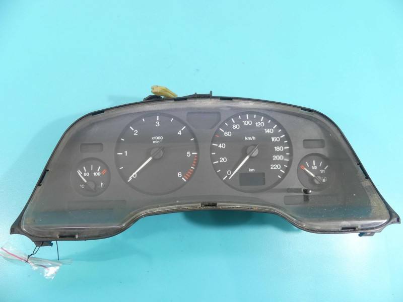 Щиток приборов Opel Zafira A 09228757
