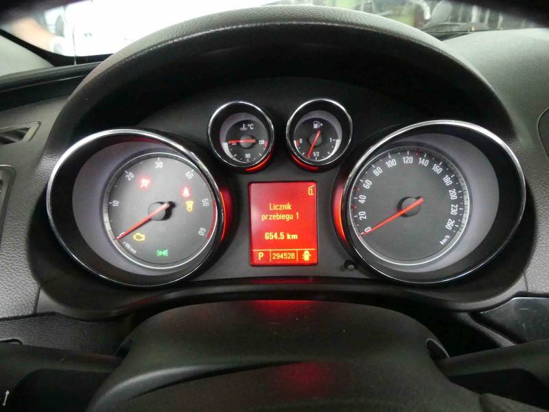 Щиток приборов Opel Insignia 13327317