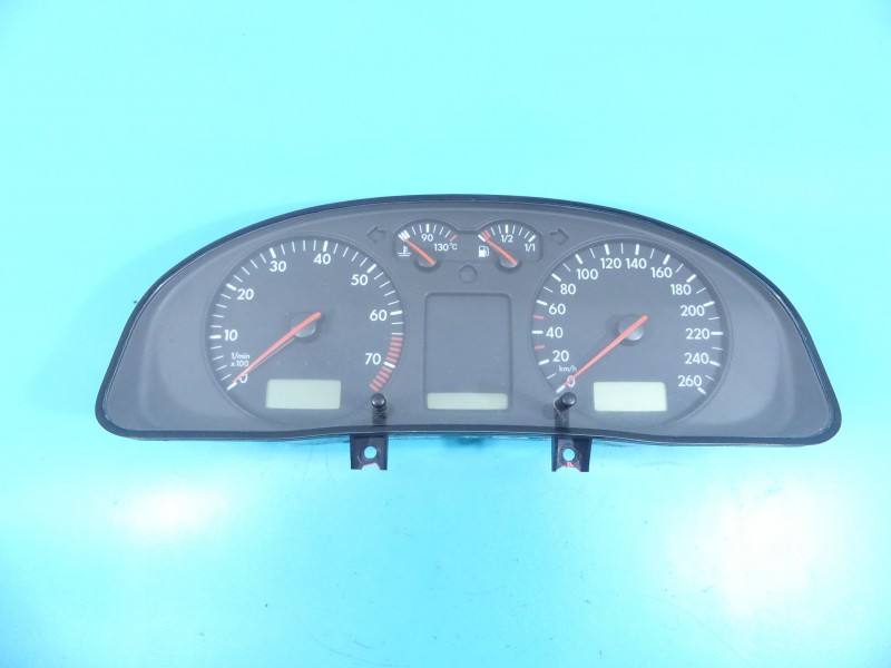 Щиток приладів Volkswagen Passat B5 3B1919880A