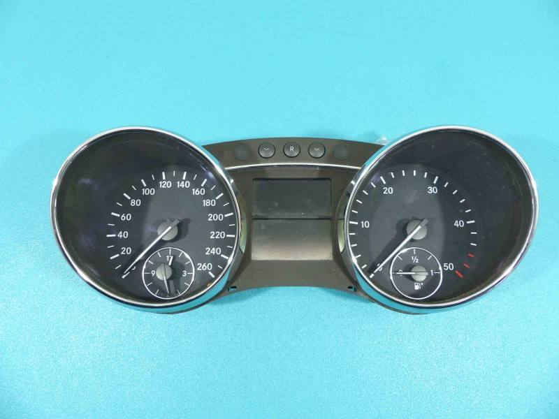 Щиток приладів Mercedes R W251 A2515401848