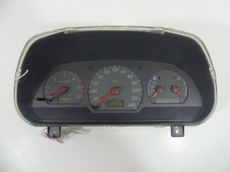 Щиток приладів Volvo S40
