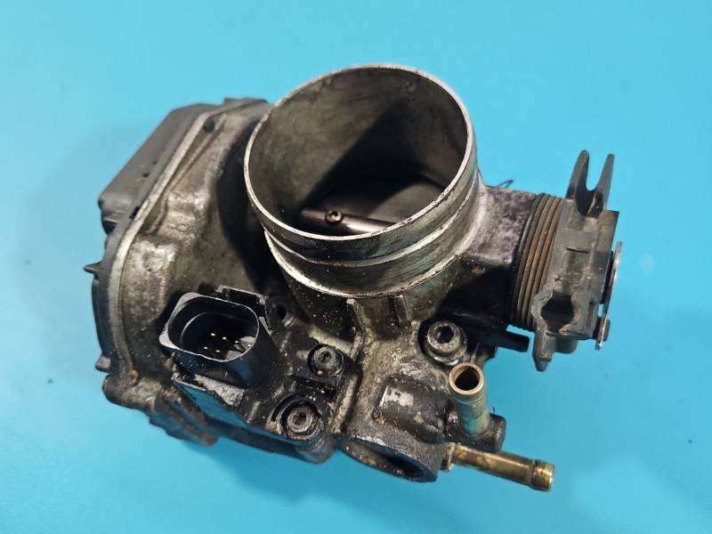 Дросельна заслінка Seat Toledo 06A133064J