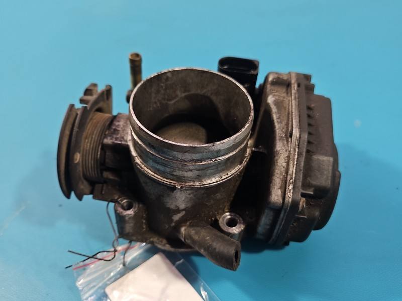 Дросельна заслінка Seat Toledo 06A133064J — фото деталі 6