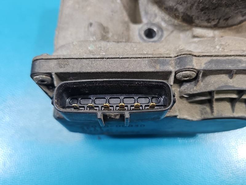 Дросельна заслінка Toyota Matrix 22030-0D030 — фото деталі 6
