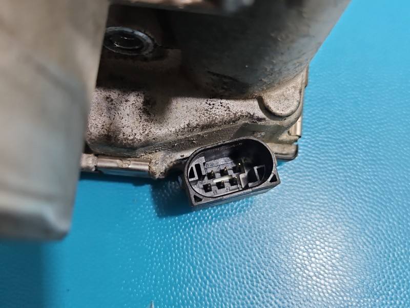 Дросельна заслінка Hyundai I20 35100-04200 — фото деталі 5