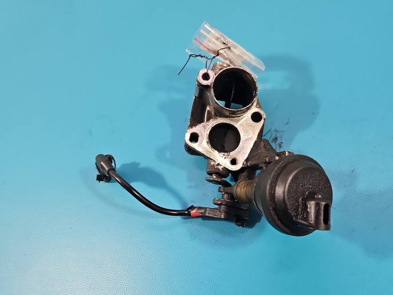 Дросельна заслінка Mercedes ML W166 A6421420040 — фото деталі 2