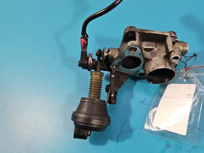 Дросельна заслінка Mercedes ML W166 A6421420040 — фото деталі 7