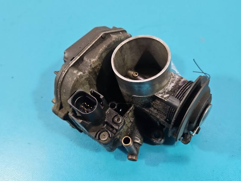 Дросельна заслінка Volkswagen Polo 030133064F