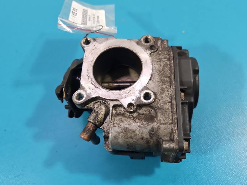 Дросельна заслінка Volkswagen Polo 030133064F — фото деталі 5