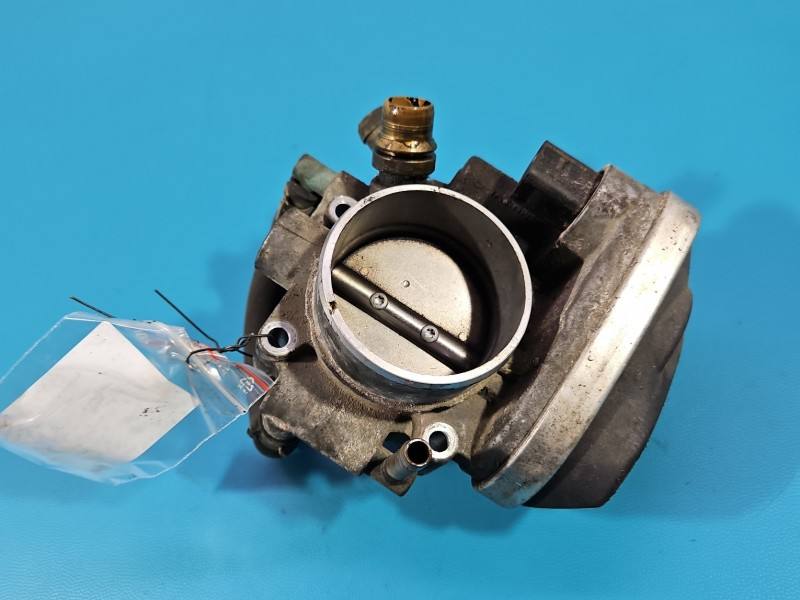 Дросельна заслінка Opel Astra H 55562380