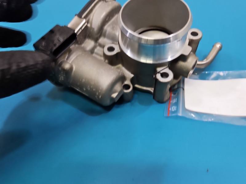 Дросельна заслінка Kia Stonic 35100-08050 — фото деталі 2
