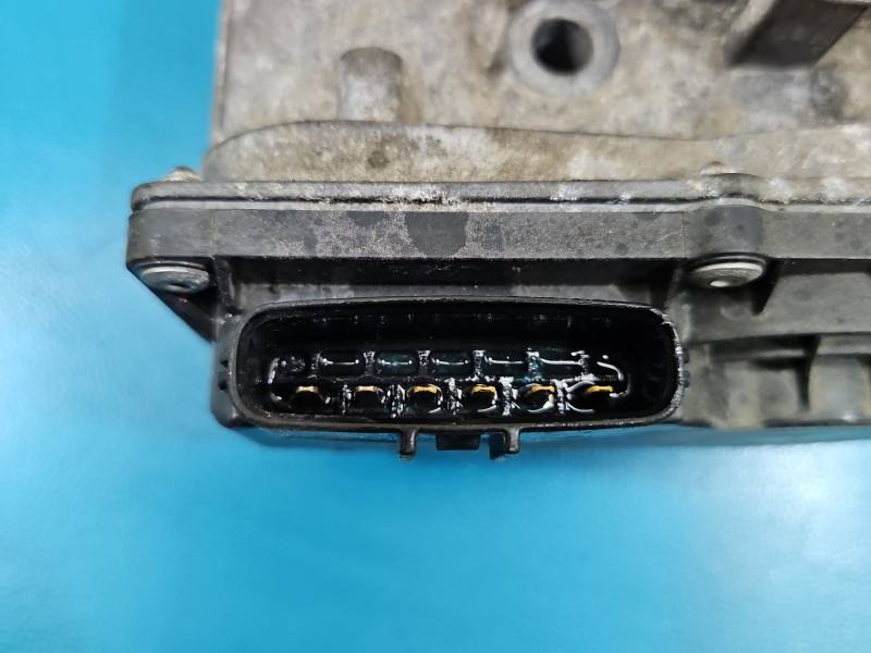 Дросельна заслінка Suzuki Swift 57K07J0400196 — фото деталі 6