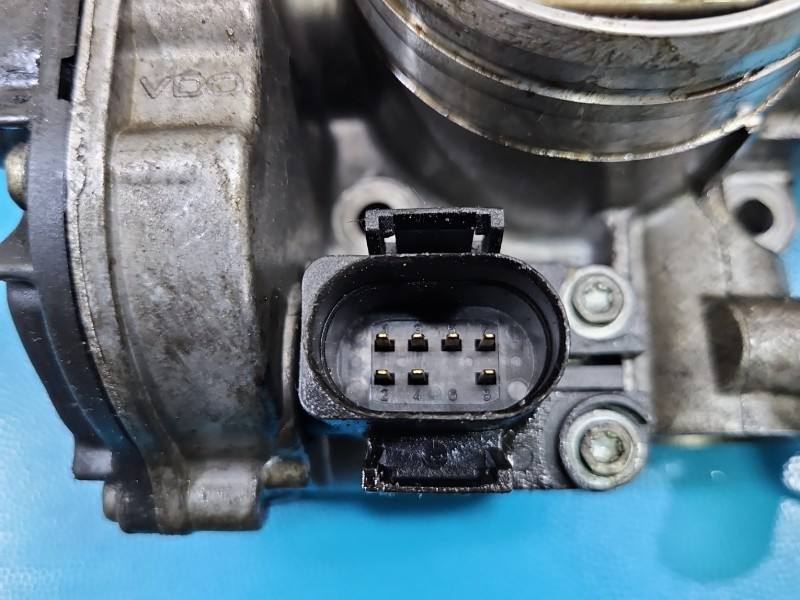 Дросельна заслінка Seat Toledo 06A133064M — фото деталі 4