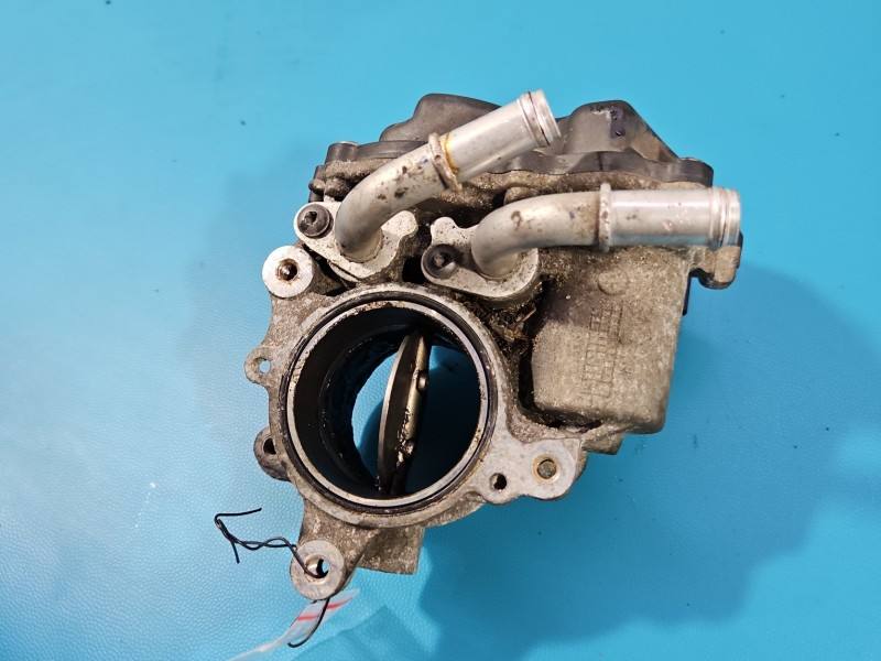 Дроссельная заслонка Volkswagen Touran 04L123059AA — фото детали 9
