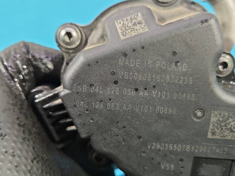 Дроссельная заслонка Volkswagen Touran 04L123059AA — фото детали 10