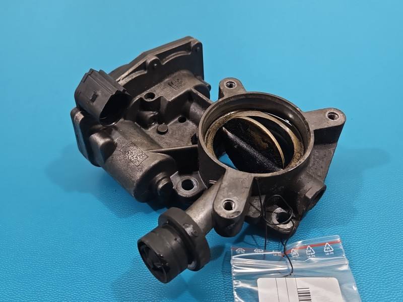 Дросельна заслінка Opel Astra J 55564164