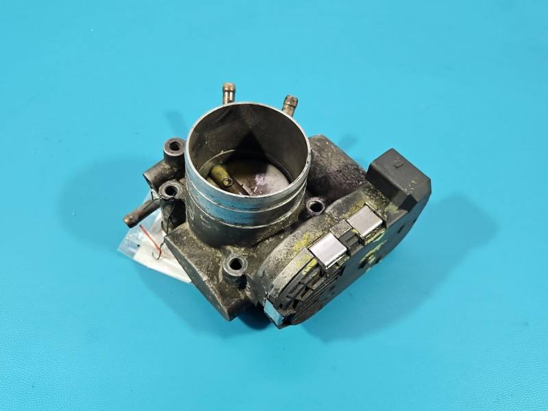Дросельна заслінка Audi A4 B6 06D133062