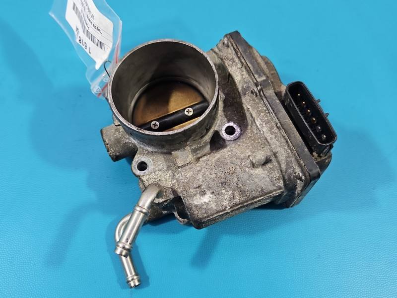 Дроссельная заслонка Toyota Avensis T25 22030-0D010