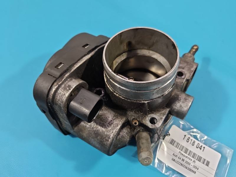 Дросельна заслінка Audi A4 B6 06B133062F
