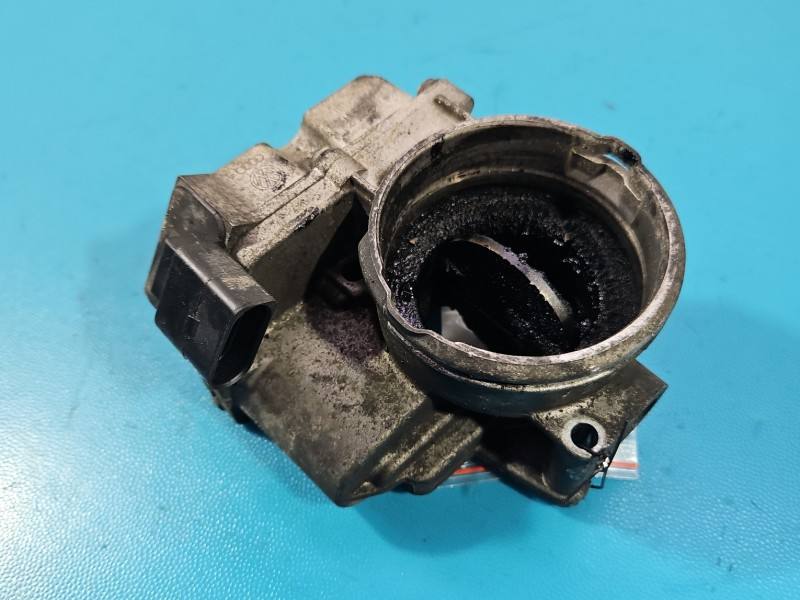 Дросельна заслінка Volkswagen Touran 03G128063