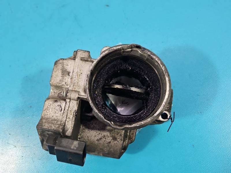 Дросельна заслінка Volkswagen Touran 03G128063 — фото деталі 2