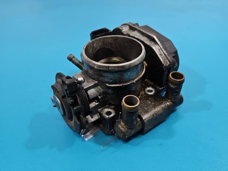 Дроссельная заслонка Audi A4 B5 058133063H