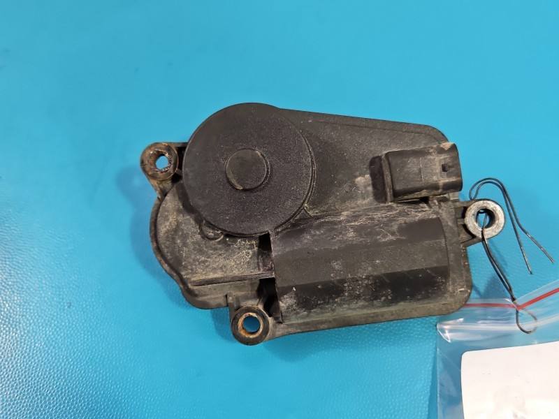 Дросельна заслінка BMW X3 G01 8582069 — фото деталі 5