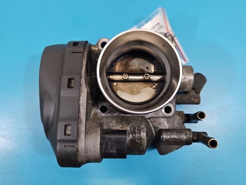 Дросельна заслінка Audi A3 8L 06A133062A — фото деталі 2