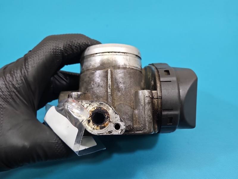 Дросельна заслінка Audi A3 8L 06A133062A — фото деталі 6