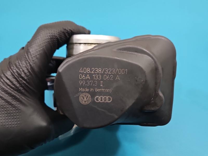Дросельна заслінка Audi A3 8L 06A133062A — фото деталі 7
