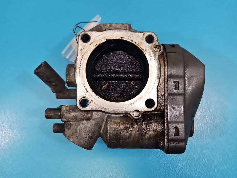 Дросельна заслінка Audi A3 8L 06A133062A — фото деталі 9
