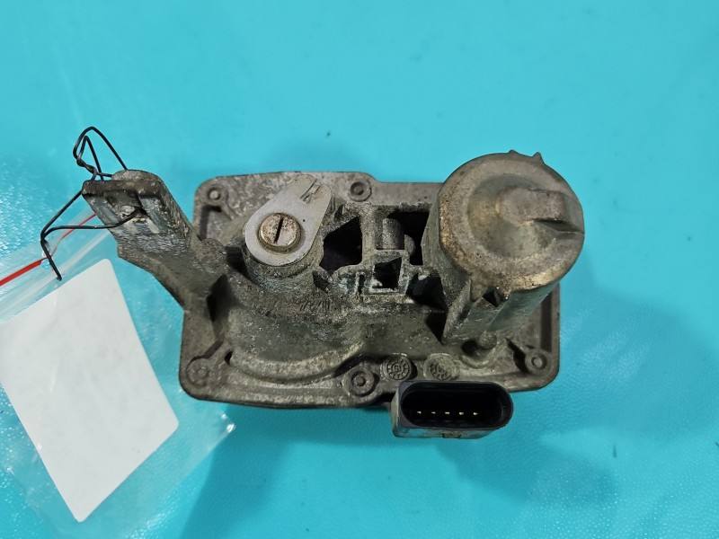 Дросельна заслінка Volkswagen Jetta 5Q0253691H — фото деталі 2
