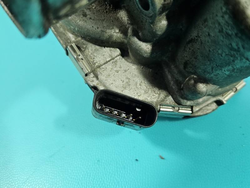 Дроссельная заслонка Hyundai I30 35100-2A600 — фото детали 4