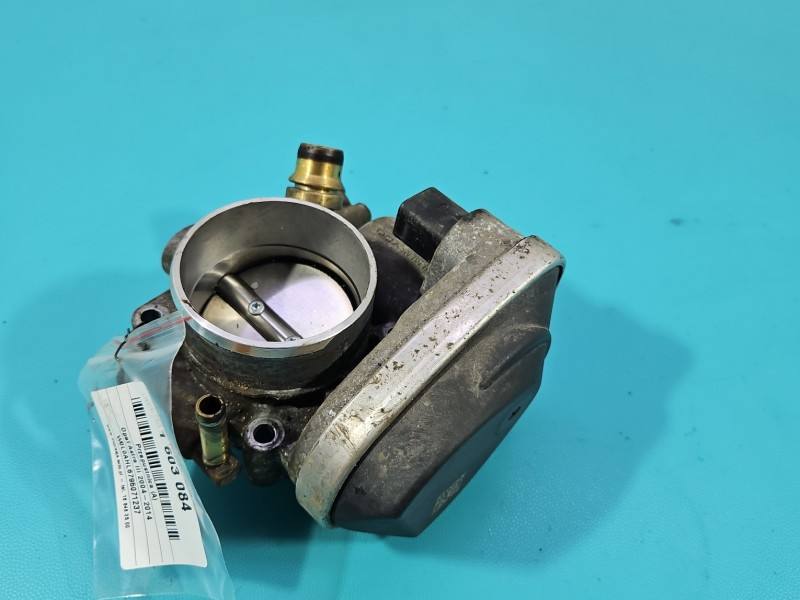 Дросельна заслінка Opel Astra H 55562380
