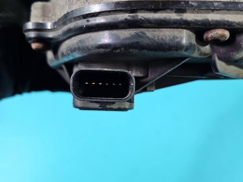 Дроссельная заслонка Ford Focus VP256U-9E927-P — фото детали 3