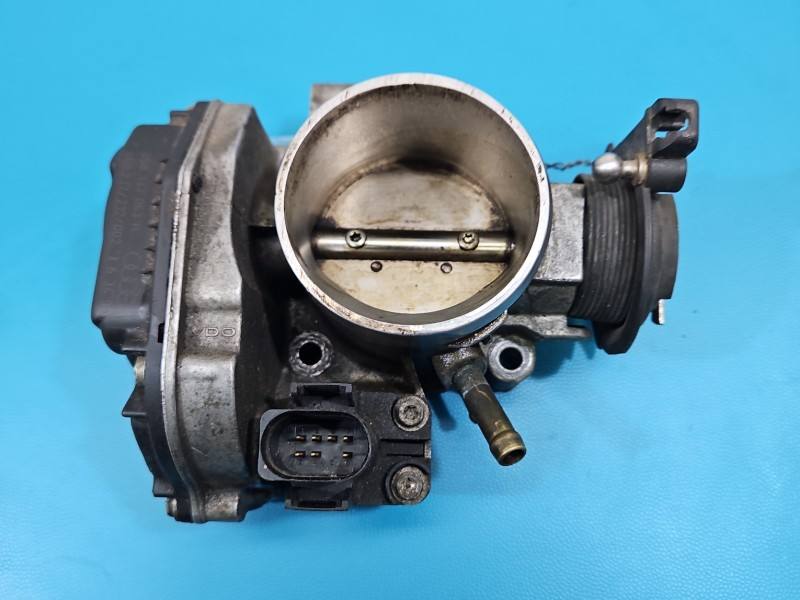 Дросельна заслінка Volkswagen Golf 4 058133063H — фото деталі 2