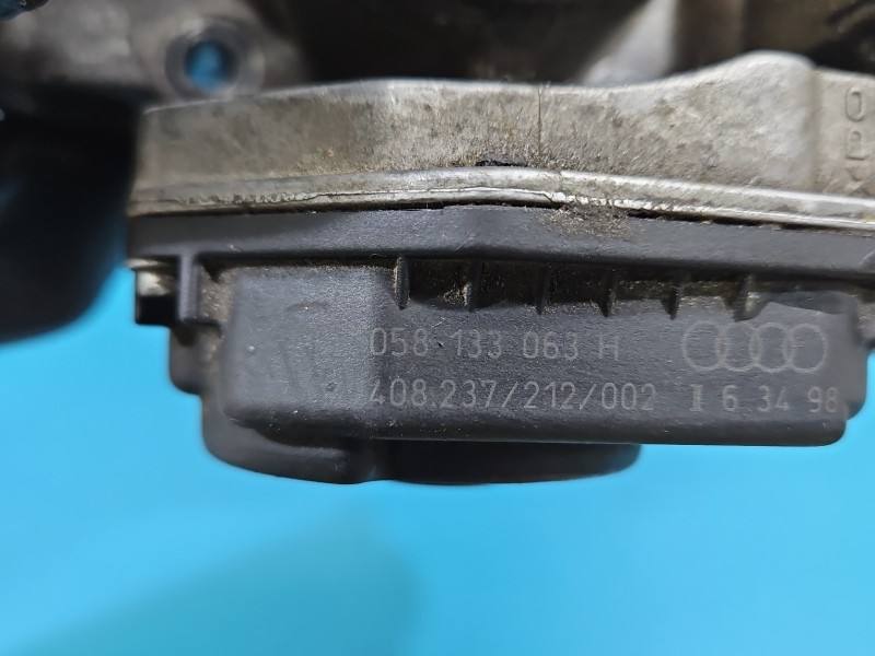 Дросельна заслінка Volkswagen Golf 4 058133063H — фото деталі 8