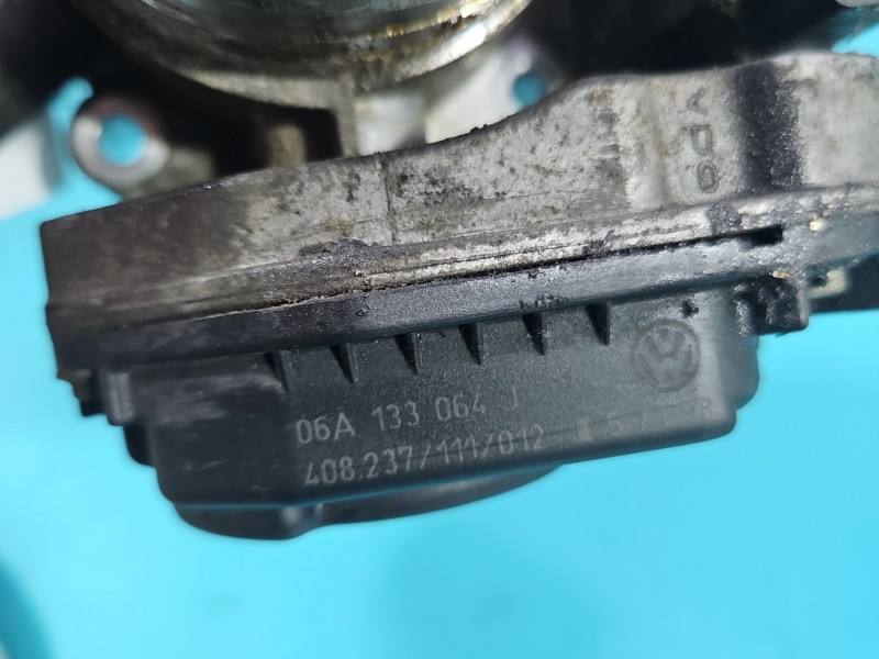 Дросельна заслінка Skoda Octavia 1 06A133064J — фото деталі 8
