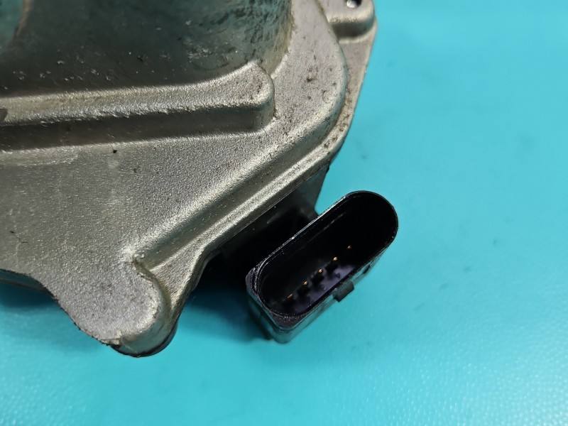 Дросельна заслінка Volkswagen Jetta 03L128063Q — фото деталі 5
