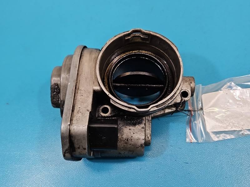 Дросельна заслінка Volkswagen Touran 038128063G — фото деталі 2