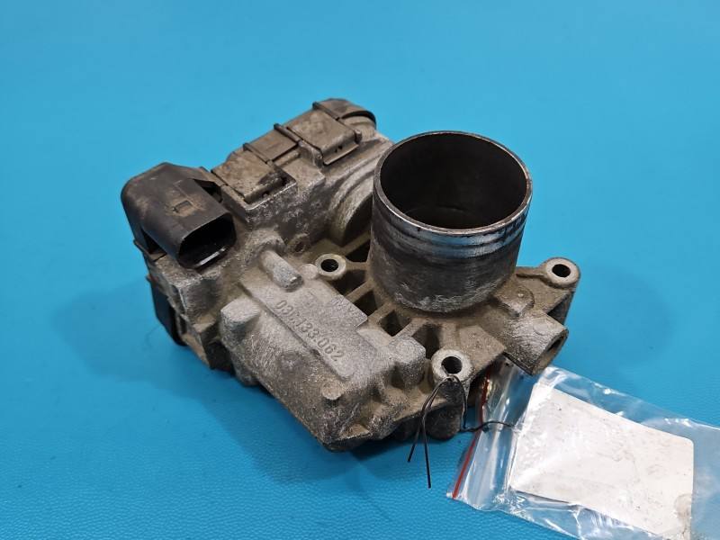 Дросельна заслінка Volkswagen Golf 5 03C133062