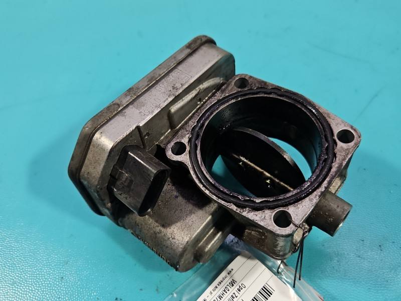 Дросельна заслінка Opel Zafira B 8981052101