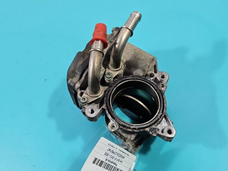 Дросельна заслінка Volkswagen Golf 7 04L128063P — фото деталі 8