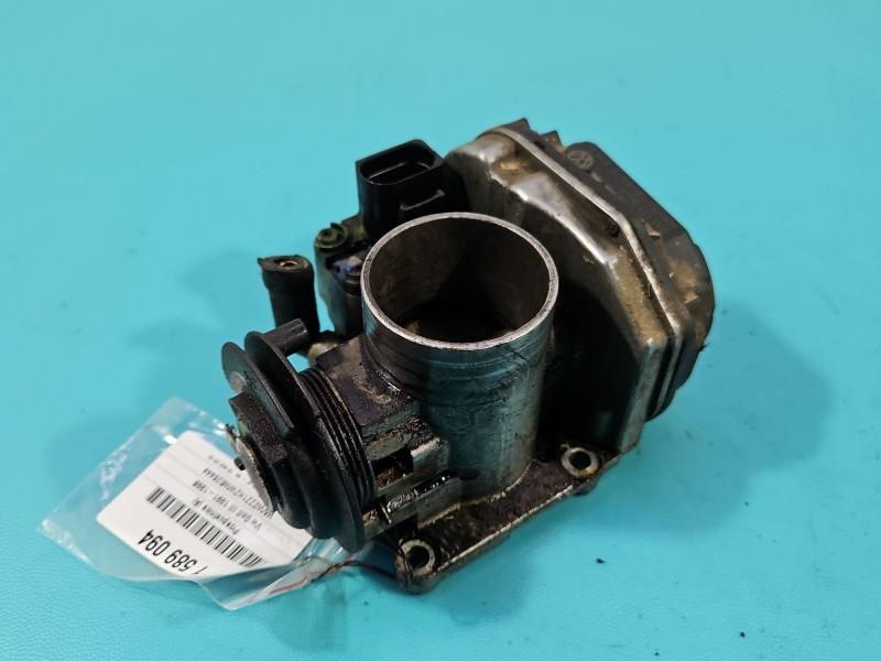 Дросельна заслінка Volkswagen Golf 3 030133064F