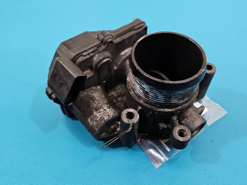 Дросельна заслінка Volkswagen Passat B7 03L128063R